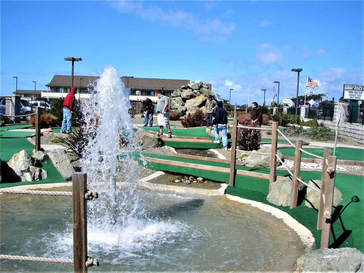 פורט בראג Emerald Dolphin Inn & Mini Golf מראה חיצוני תמונה