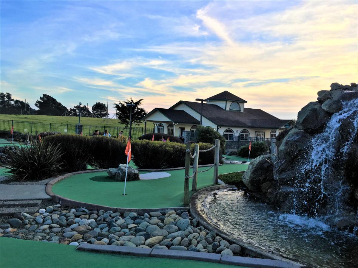 פורט בראג Emerald Dolphin Inn & Mini Golf מראה חיצוני תמונה