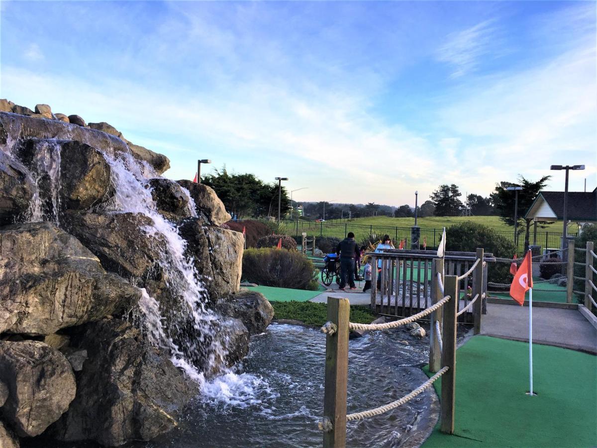 פורט בראג Emerald Dolphin Inn & Mini Golf מראה חיצוני תמונה