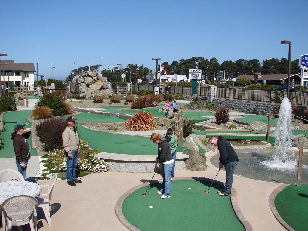 פורט בראג Emerald Dolphin Inn & Mini Golf מראה חיצוני תמונה