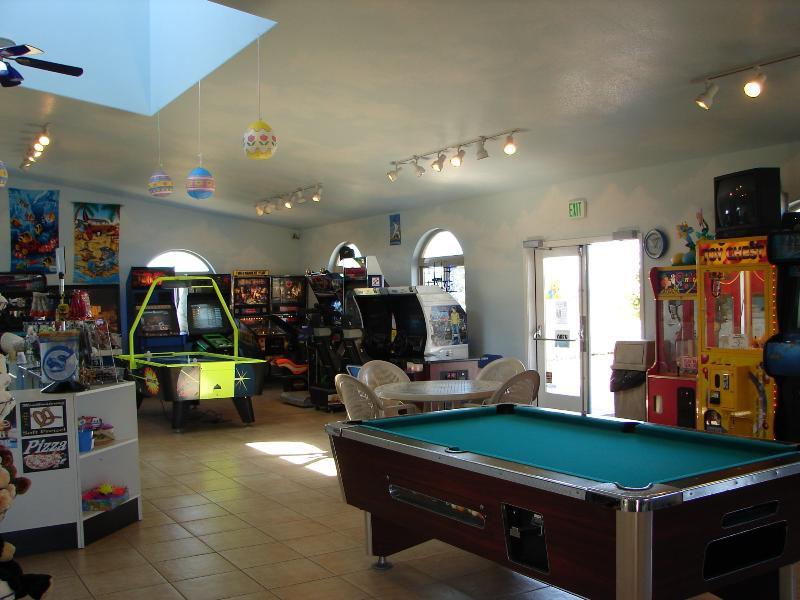 פורט בראג Emerald Dolphin Inn & Mini Golf מראה חיצוני תמונה